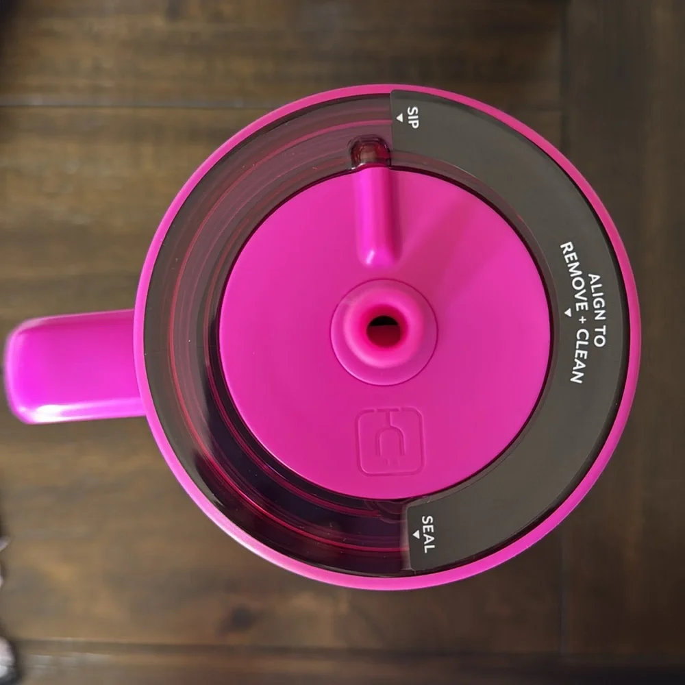 BruMate Era 40oz in Magenta with straw covers! Limited Edition! New!!